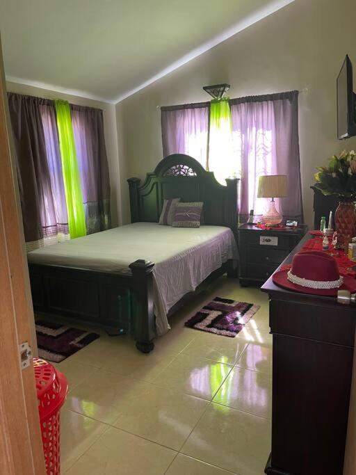 Cheerful Two-Bedroom 1Bath, Wifi, Air Conditioning Montego Bay Exterior photo